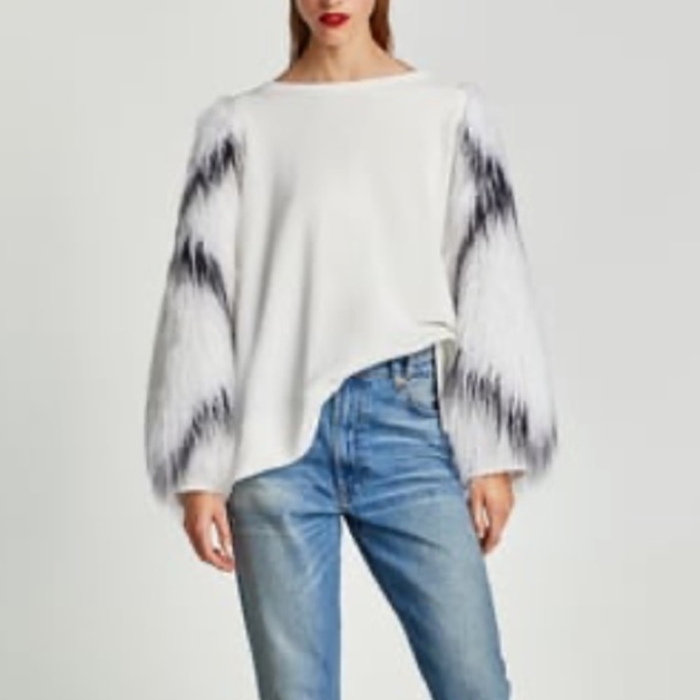 Zara sweatshirt with Contrasting sleeves NWT l